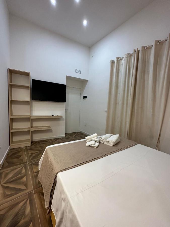 San Ferdinando Suite Room Napels Buitenkant foto