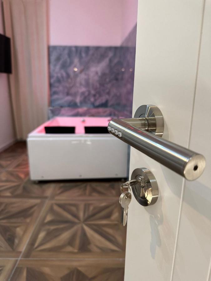 San Ferdinando Suite Room Napels Buitenkant foto